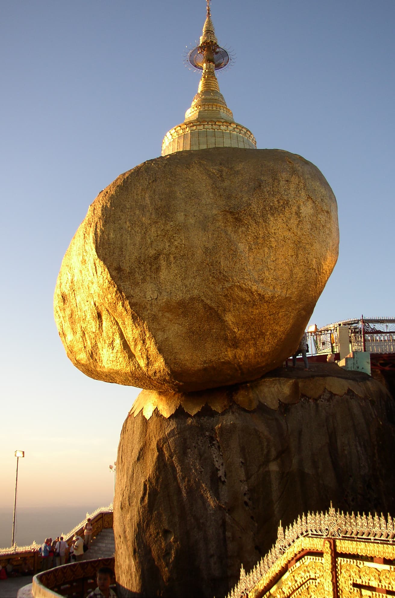 Kyaikhtiyo (Golden Rock)